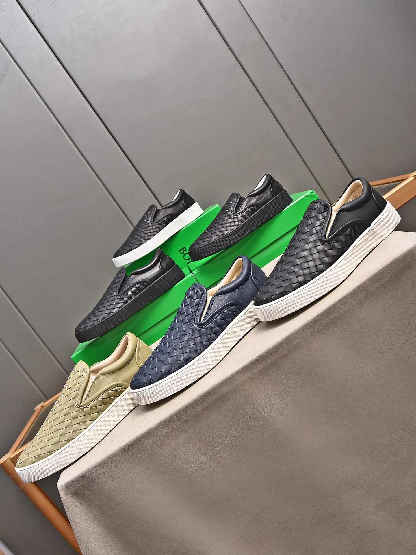 Men's shoes 💰480 [Sleeves series] BOTTEG* VENET* - high-end boutique Size: 38-44 (45 customized) BV new product, first-layer cowhide artificially woven classic style harmoniously blends with contemporary fashion temperament, rubber soles are light and flexible, water-dyed sheepskin pads! [Taobao, Tmall, and live streaming are the first choices]